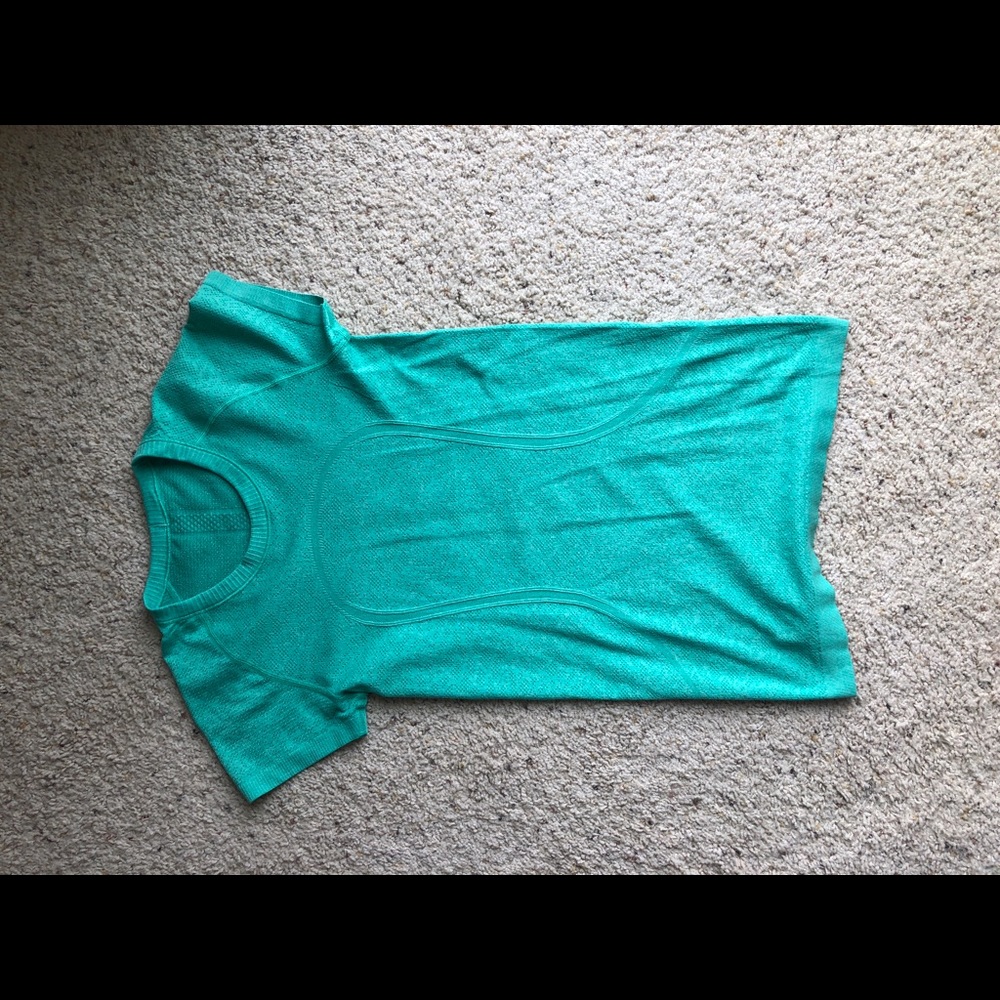 Lululemon swiftly tech short sleeve